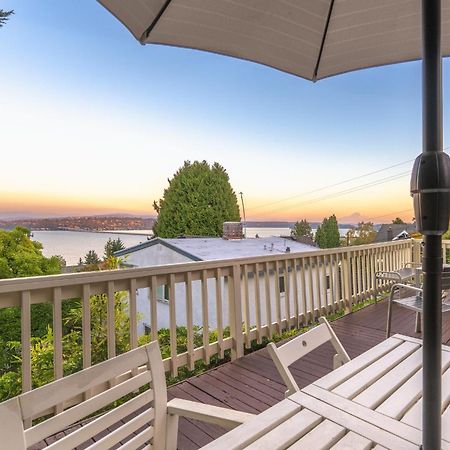 Sunrise On Lake Washington Villa Seattle Exterior photo