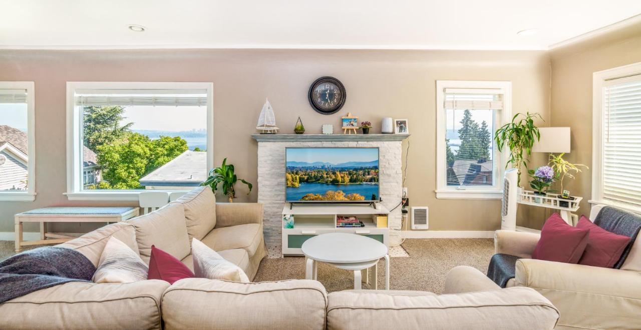 Sunrise On Lake Washington Villa Seattle Exterior photo